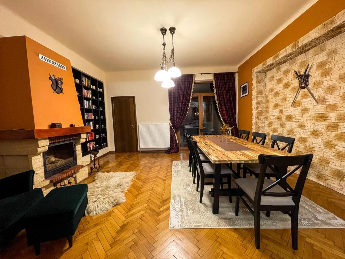 Central Apartment W/ Fire Place - Ground Floor Bukares Bagian luar foto