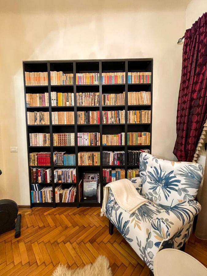 Central Apartment W/ Fire Place - Ground Floor Bukares Bagian luar foto